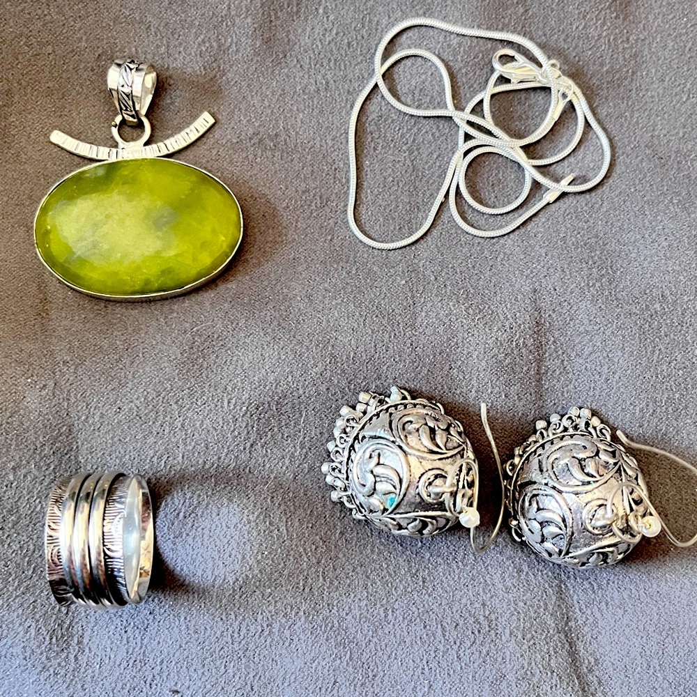 Lot of Silver Jewelry Green Aventurine pendant, earrings, ring, chain
